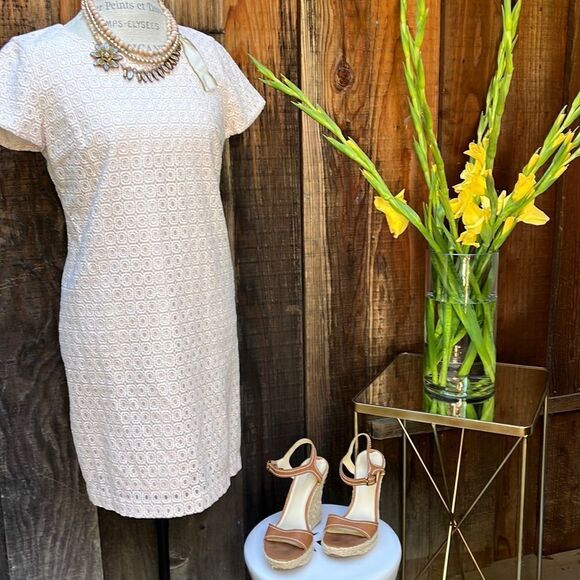 CLUB MONACO,  EMBROIDERED SHIFT DRESS. Size 6 - Picture 1 of 9